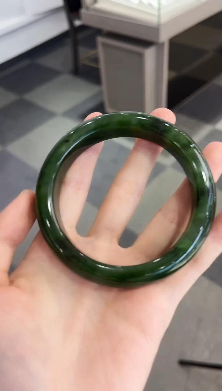 【闪购商品】和田玉手镯未镶嵌碧玉多样性发其一