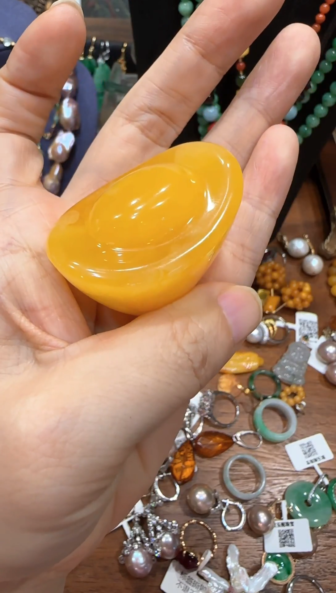 琥珀颈饰未镶嵌元宝