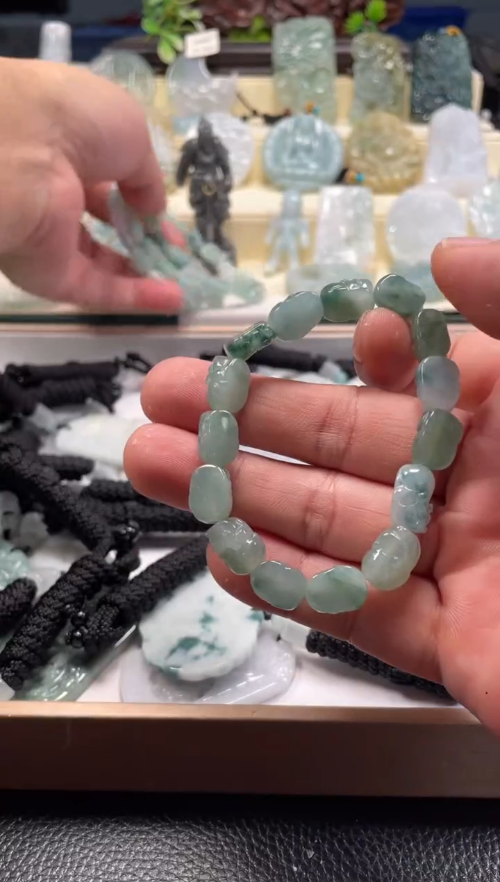 颈饰未镶嵌翡翠夜****书12/23/058