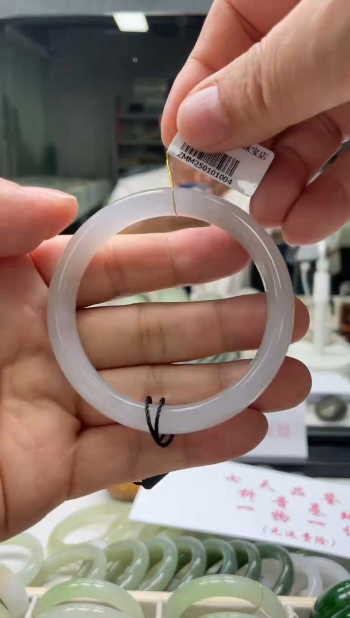 【闪购商品】和田玉手镯未镶嵌编码 1004圈口59-60