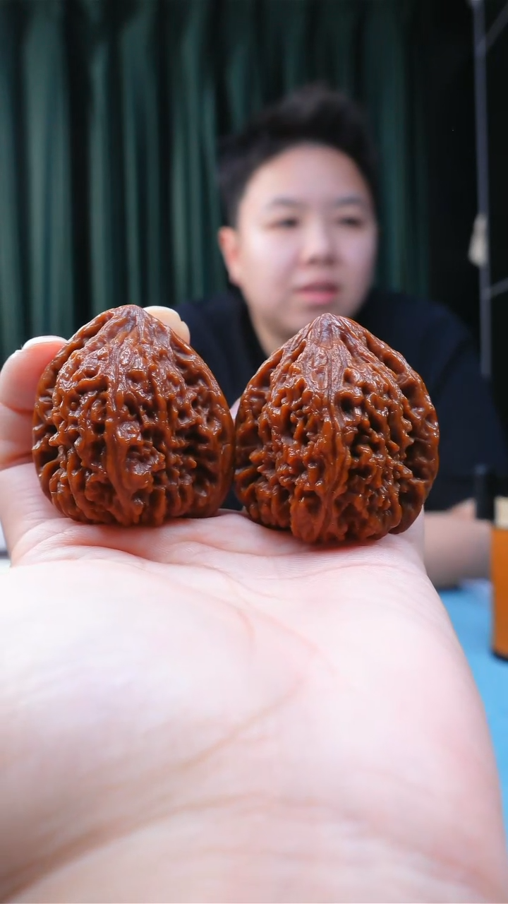 【闪购商品】文玩核桃把件z9862 南疆石39左右 1对