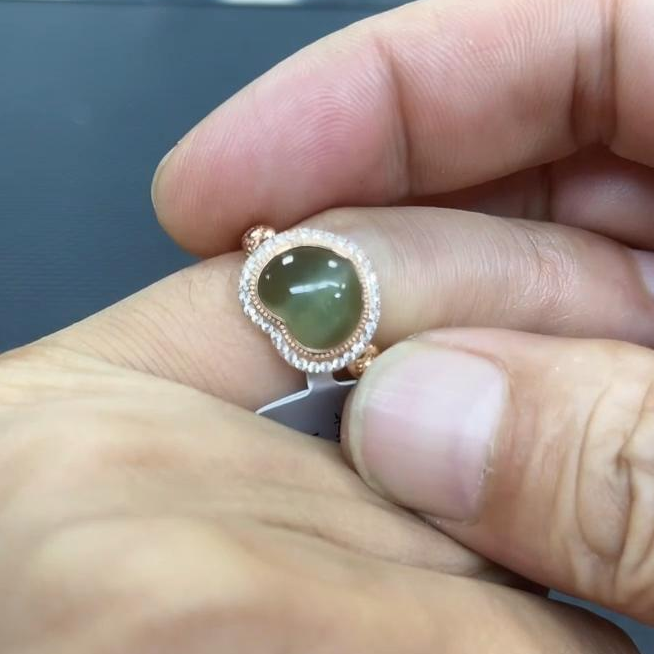 【老郑家】18K金镶和田玉戒指（多样性发一件）