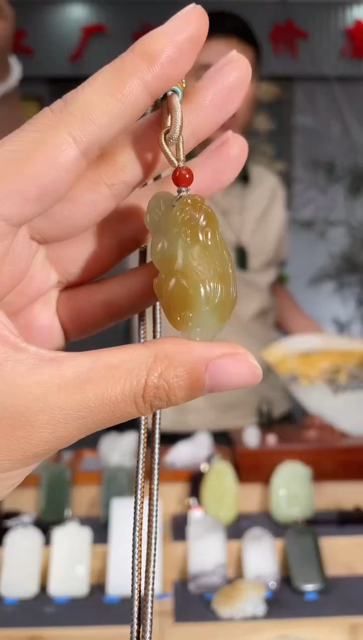 和田玉未镶嵌颈饰1