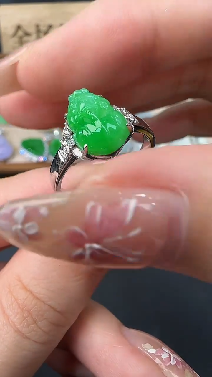18K金镶嵌戒指翡翠戒指11