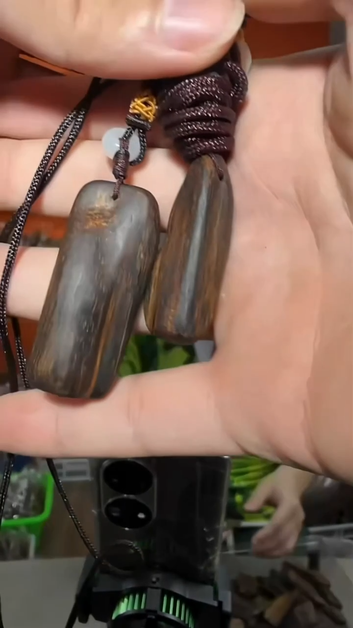 沉香吊坠215号紫伽罗发两个多样性发一