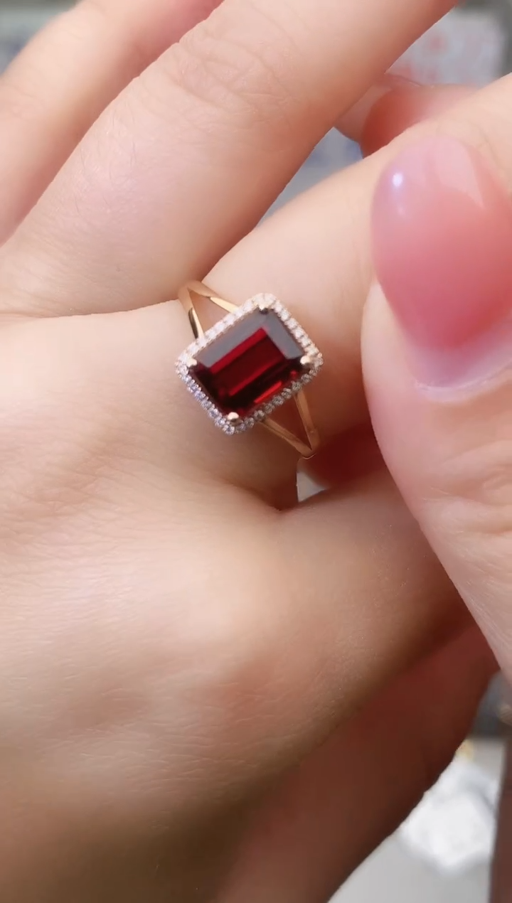 18K金镶嵌戒指石榴石--专柜--