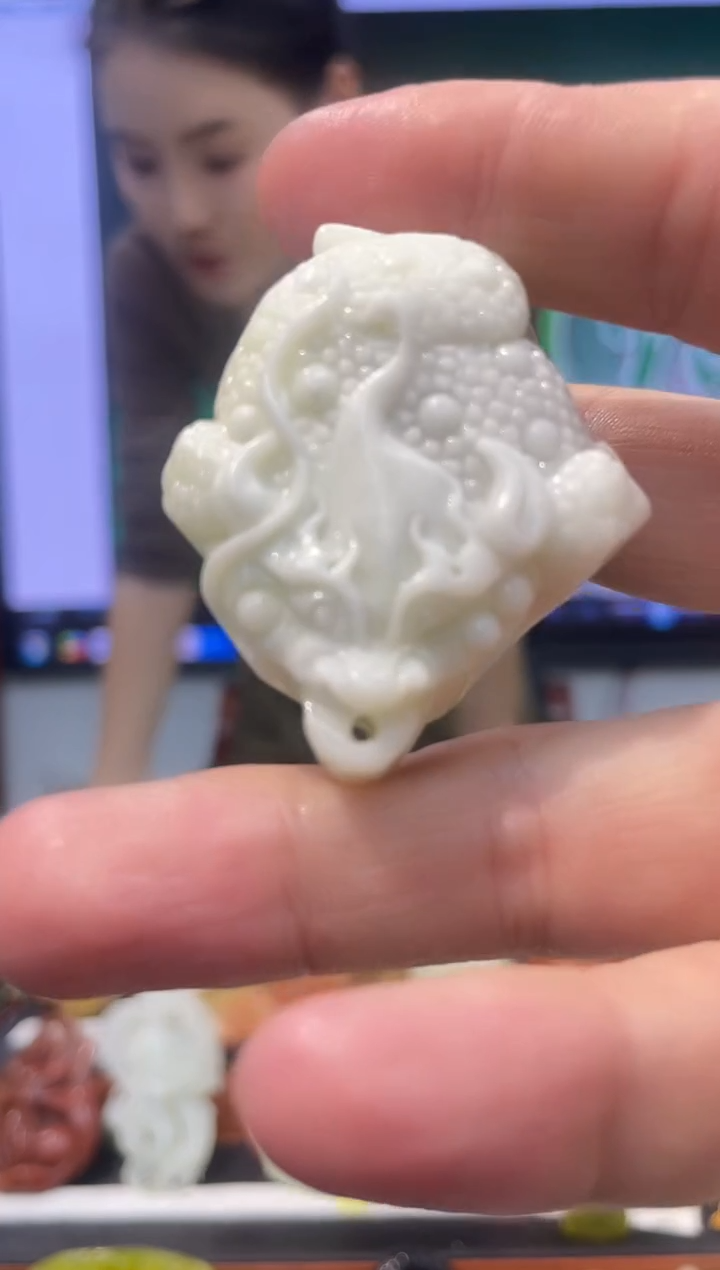 【闪购商品】岫玉吊坠未镶嵌·多样性发货*拍一发一