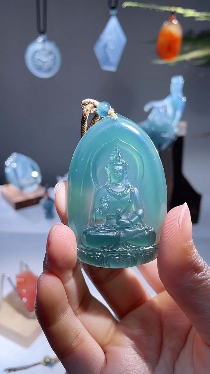 颈饰未镶嵌翡翠观音