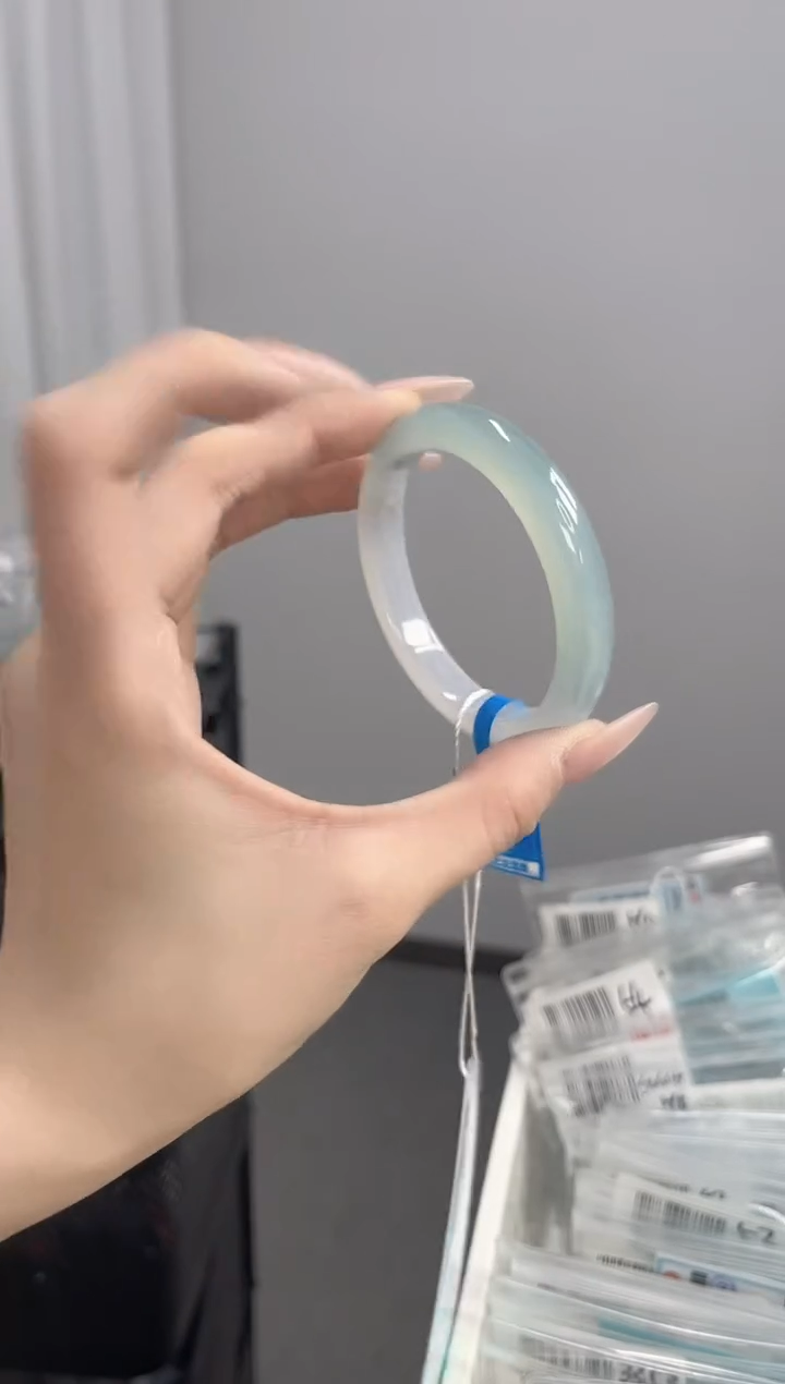 【闪购商品】玛瑙/玉髓手镯未镶嵌56-57圈