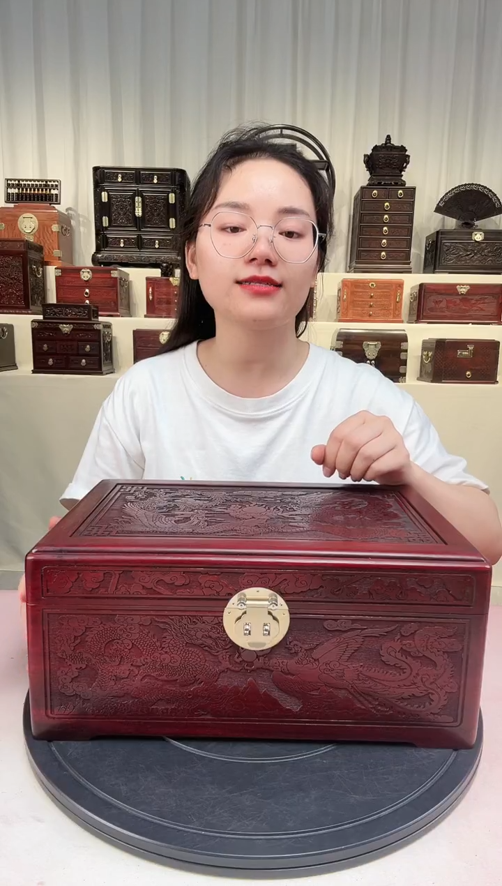 紫檀木类成套家具龙凤呈祥平雕