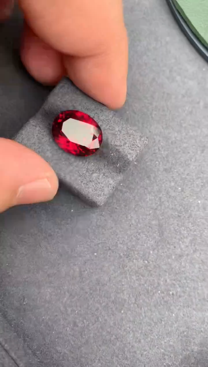 【闪购商品】石榴石裸石未镶嵌8.9ct镁铝