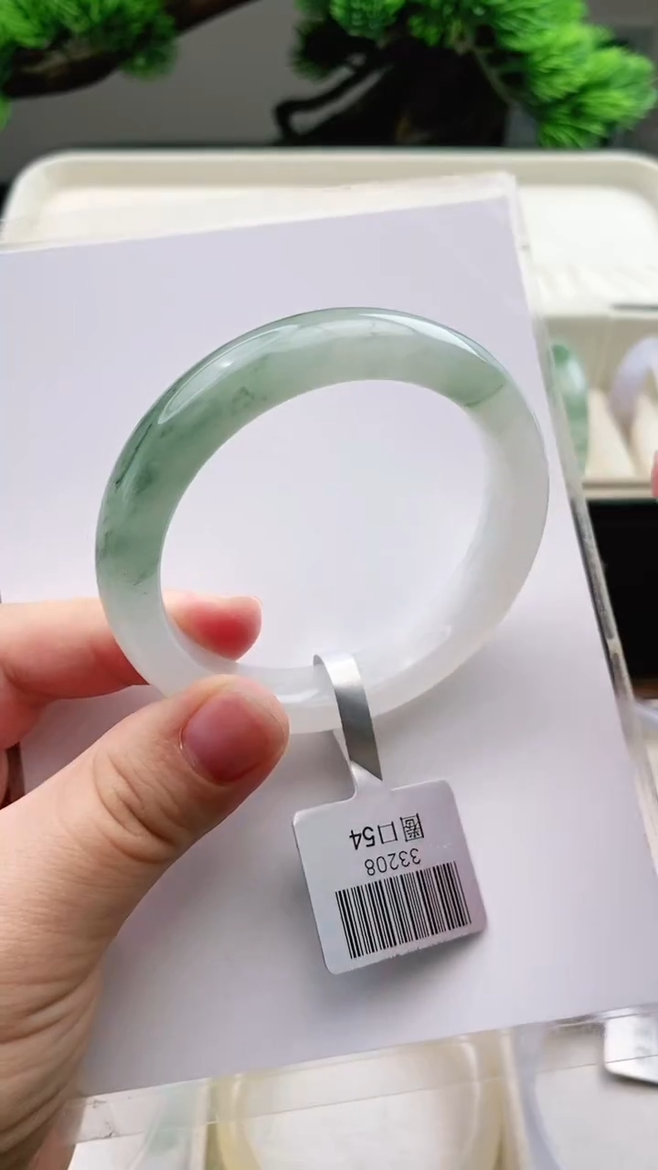 【闪购商品】石英质玉手镯未镶嵌53