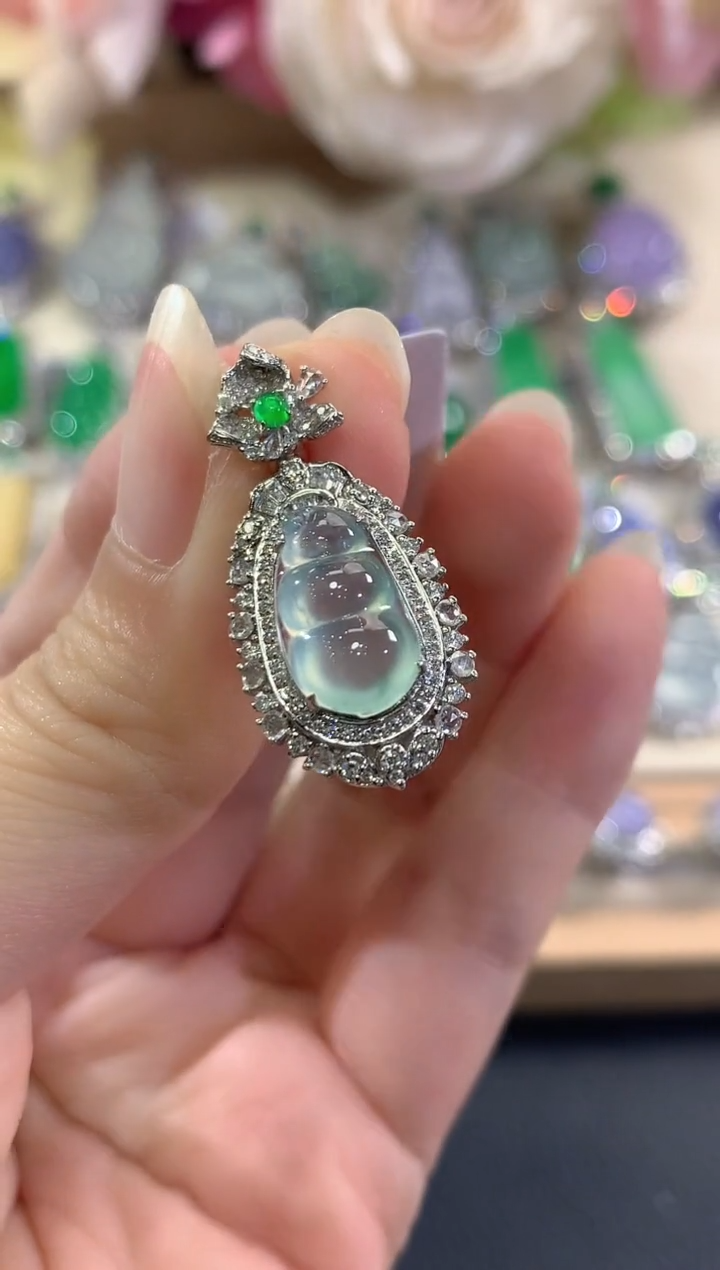 吊坠(不含链)18K金镶嵌翡翠d56     