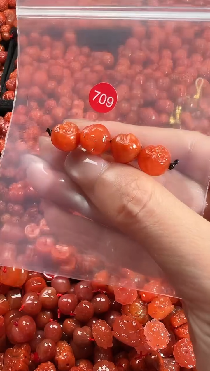 颈饰未镶嵌南红玛瑙1