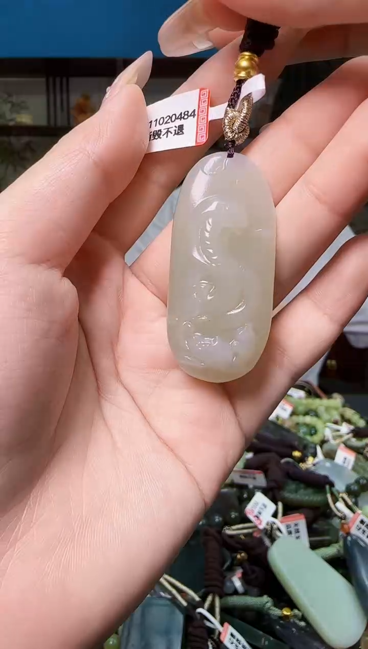 颈饰未镶嵌和田玉多样性发一