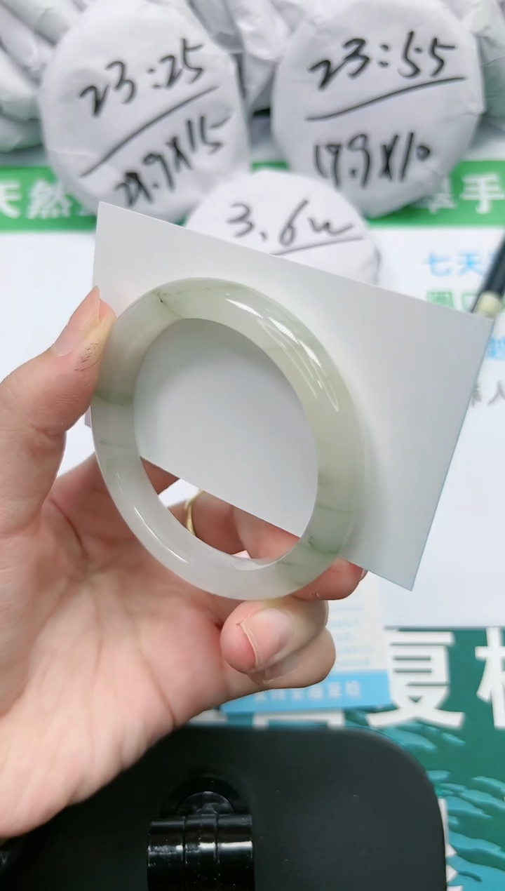 【闪购商品】石英质玉手镯未镶嵌K247-53