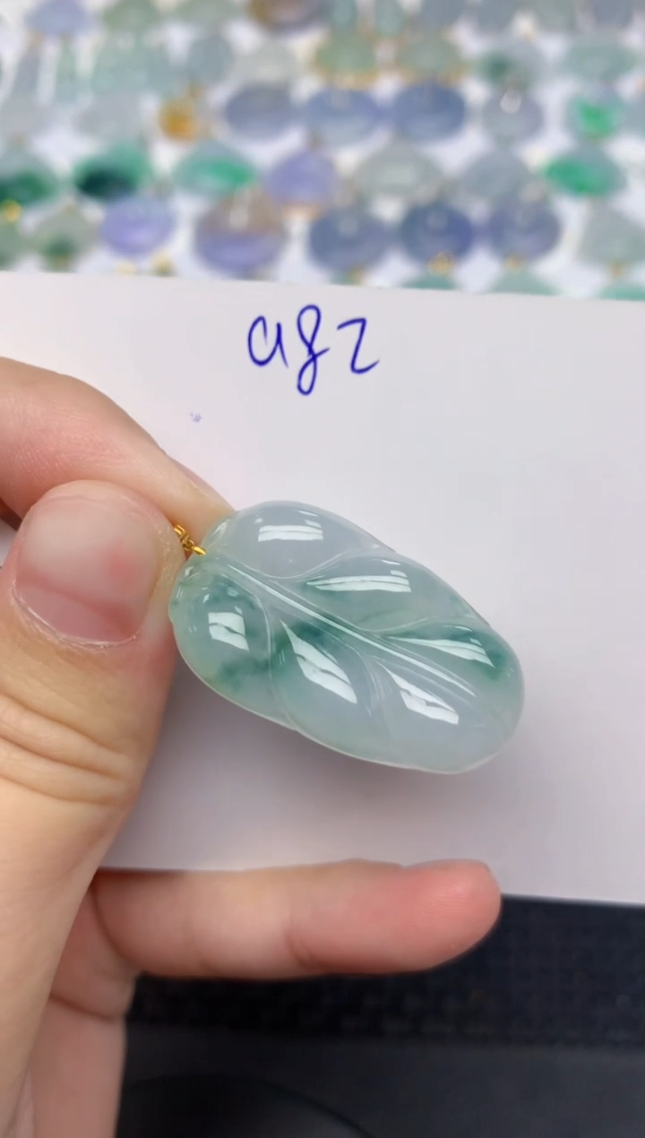 翡翠18K金镶嵌颈饰天然缅甸A货翡翠