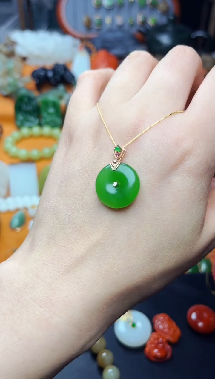 【闪购商品】和田玉颈饰18K金镶嵌平安扣