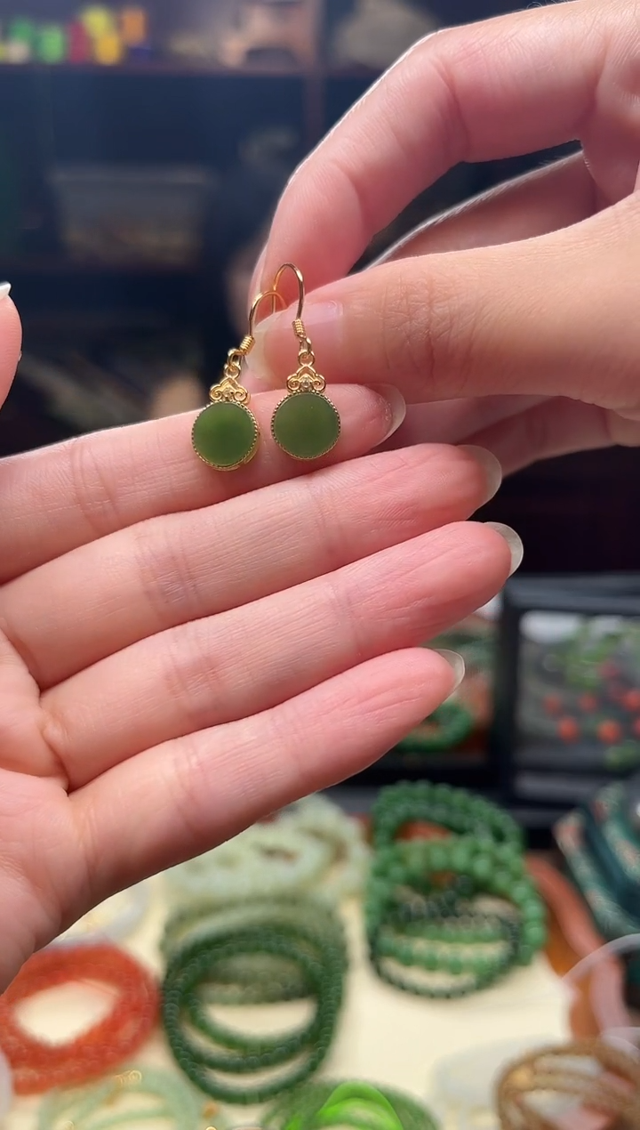 和田玉银S925镶嵌耳饰小圆牌耳钩