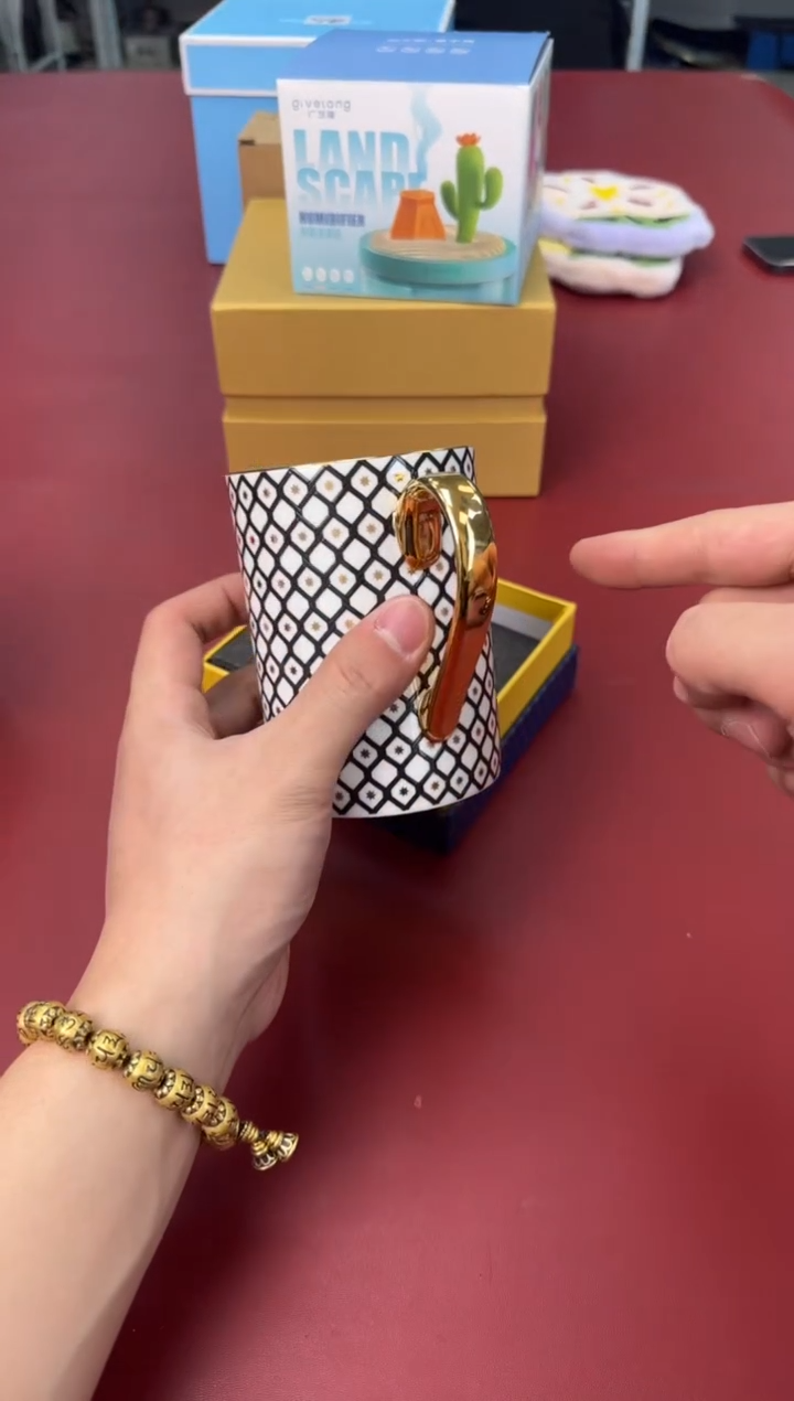 【闪购商品】瓷片新号开播全场漏@@H1806