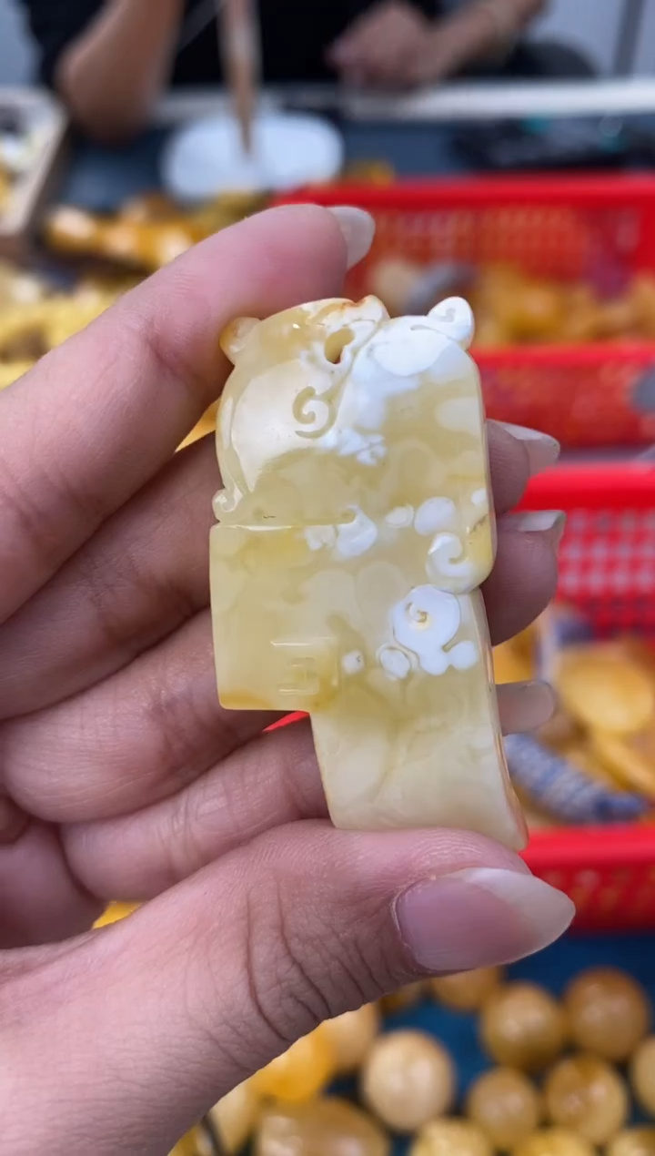 【闪购商品】琥珀裸石未镶嵌天然琥珀蜜蜡吊坠