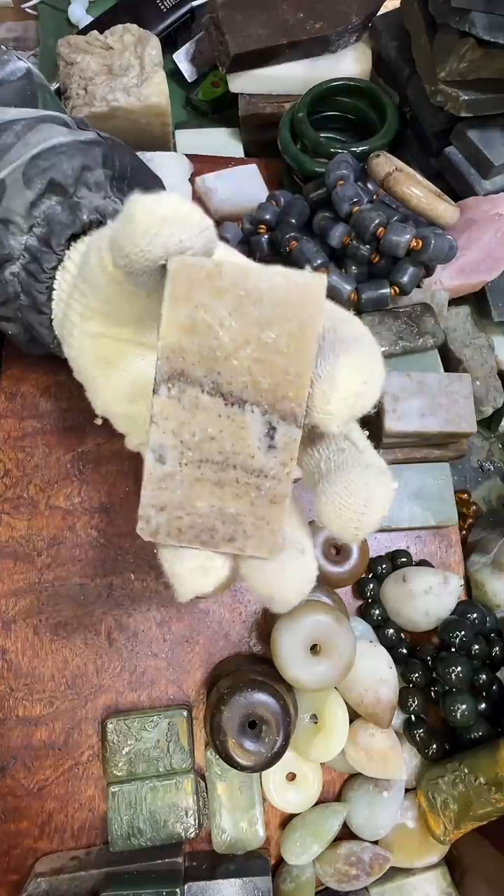 未镶嵌和田玉珠宝半成品1