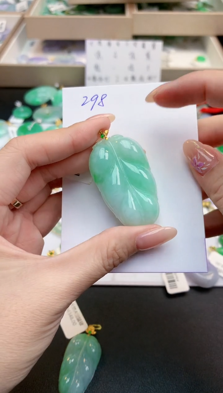 颈饰18K金镶嵌翡翠天然缅甸A货翡翠