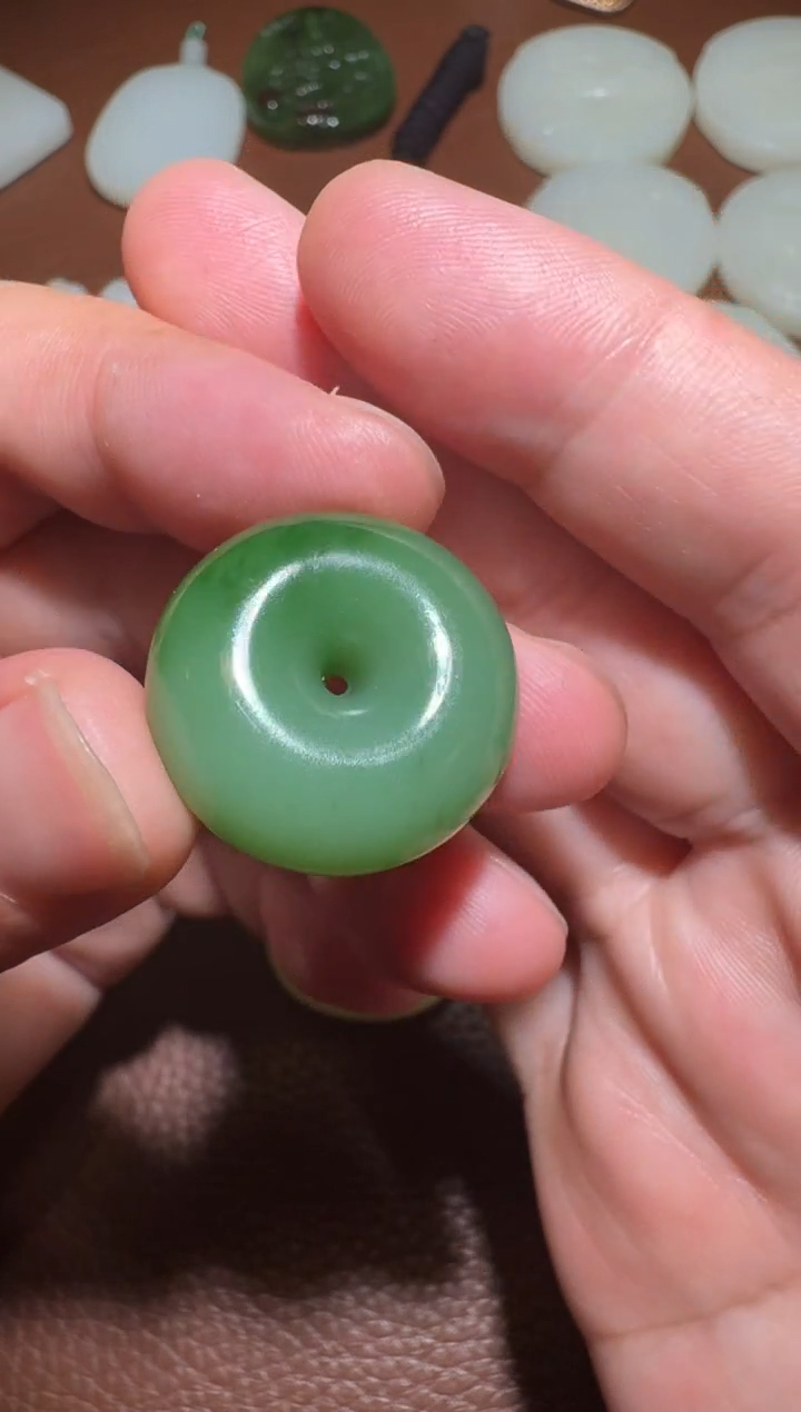 未镶嵌和田玉挂件和田玉