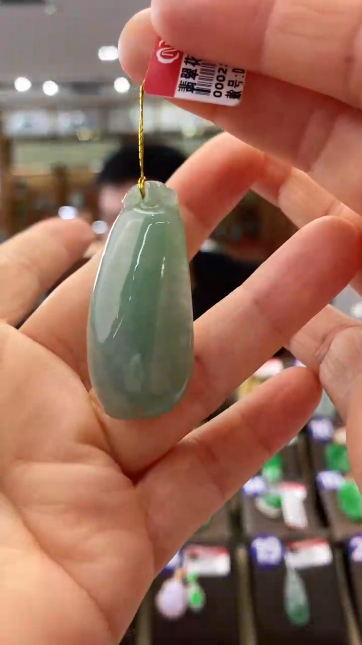 【闪购商品】翡翠颈饰未镶嵌福瓜