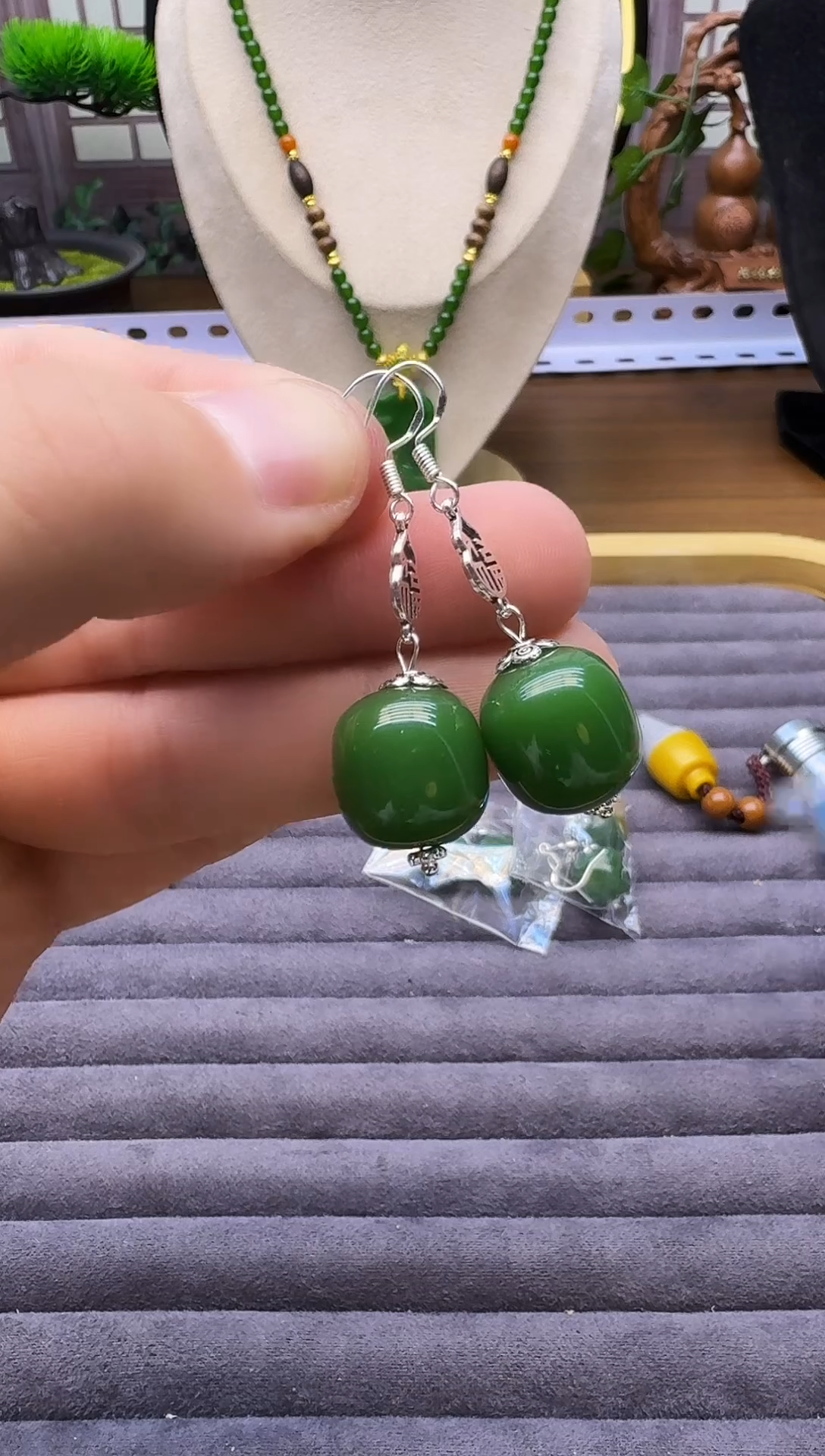 银S925镶嵌和田玉耳饰E176       