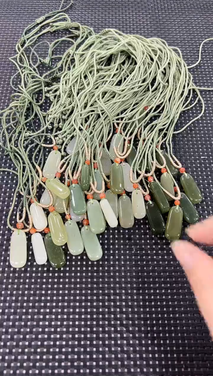 颈饰未镶嵌和田玉（多样性发一件）