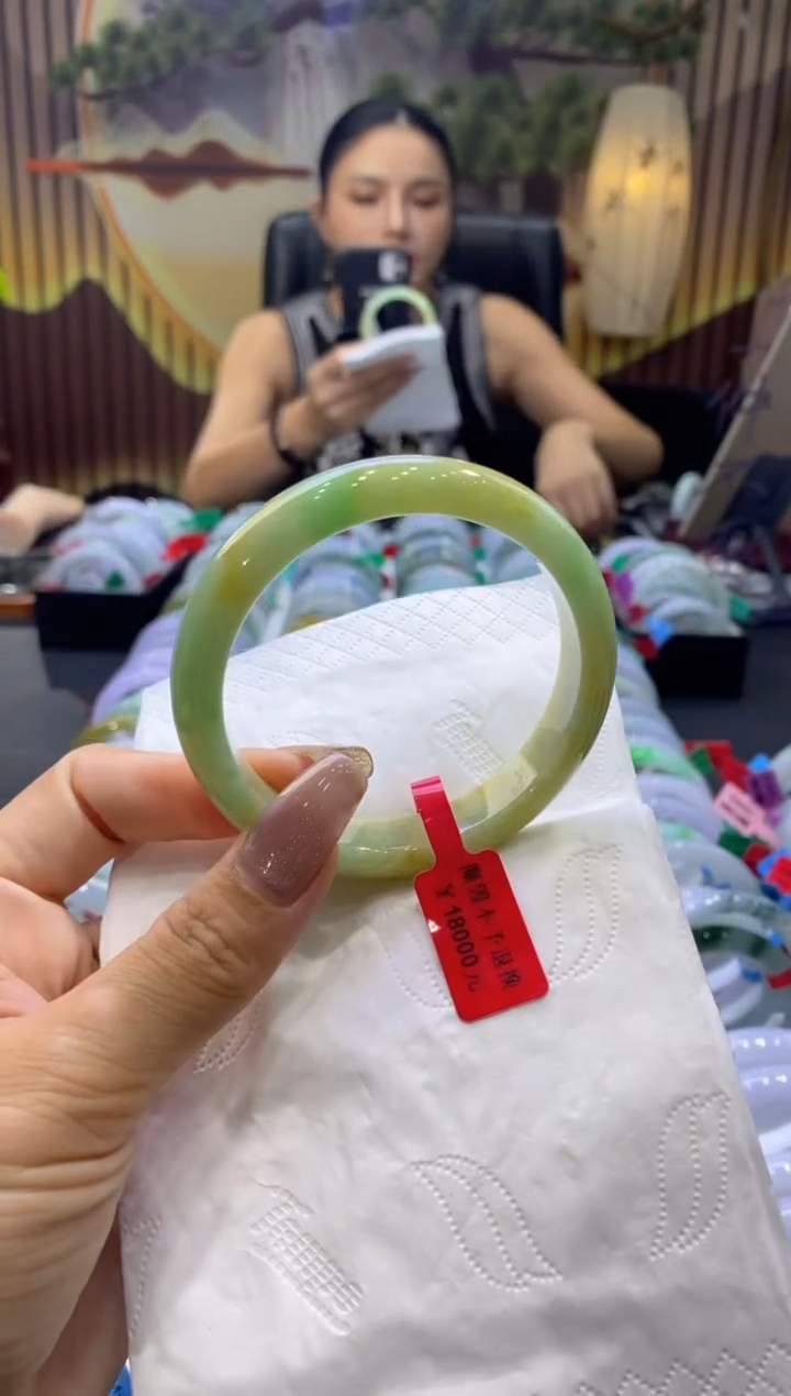 翡翠手镯未镶嵌00002308