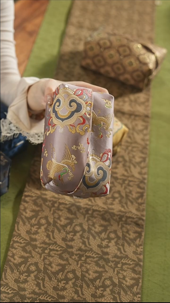 纸巾盒·············
