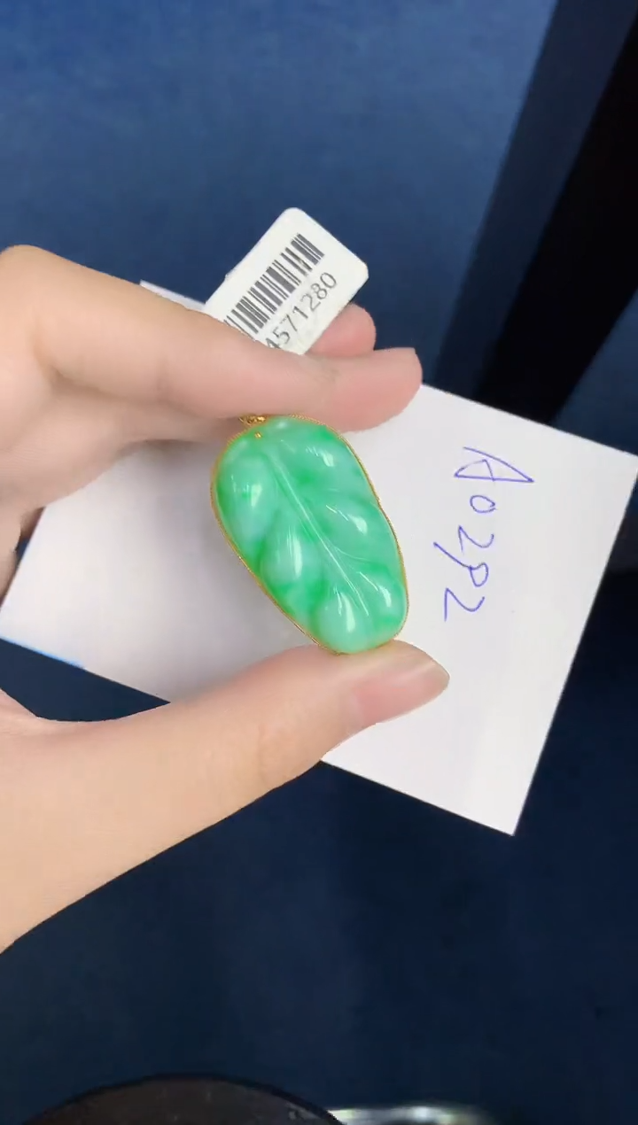 【闪购商品】翡翠颈饰18K金镶嵌000000000