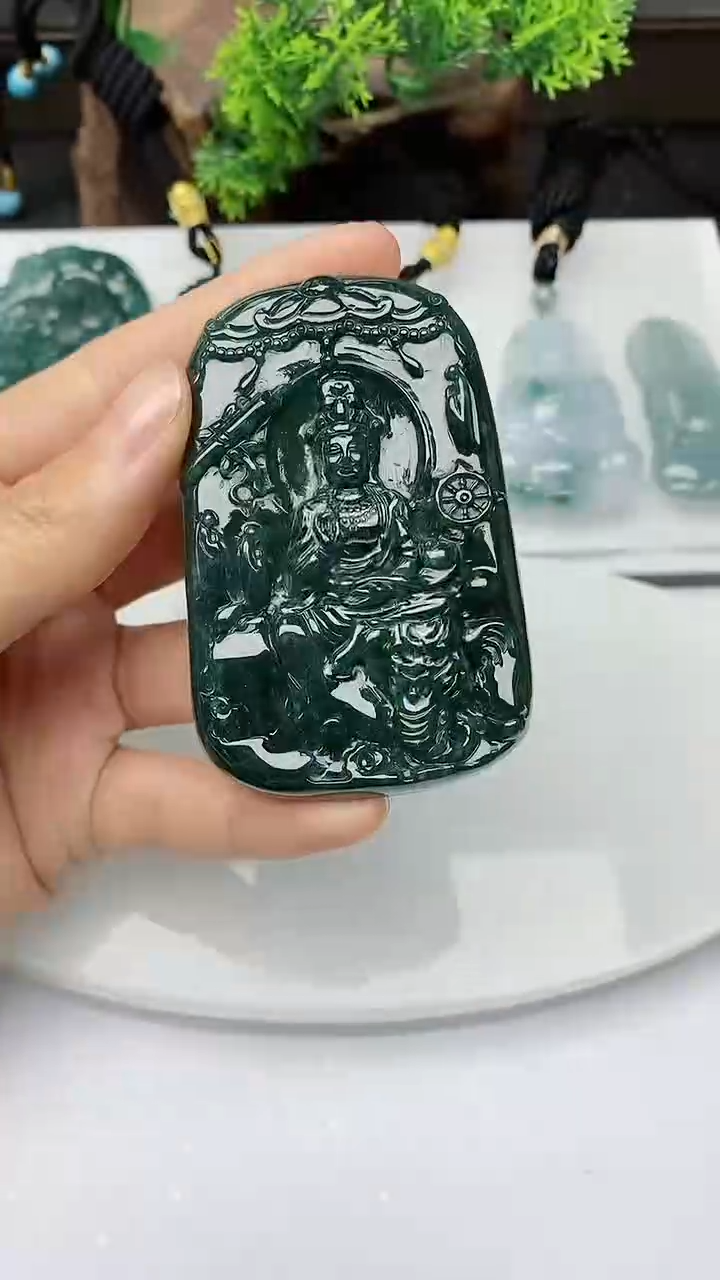 【闪购商品】翡翠颈饰未镶嵌