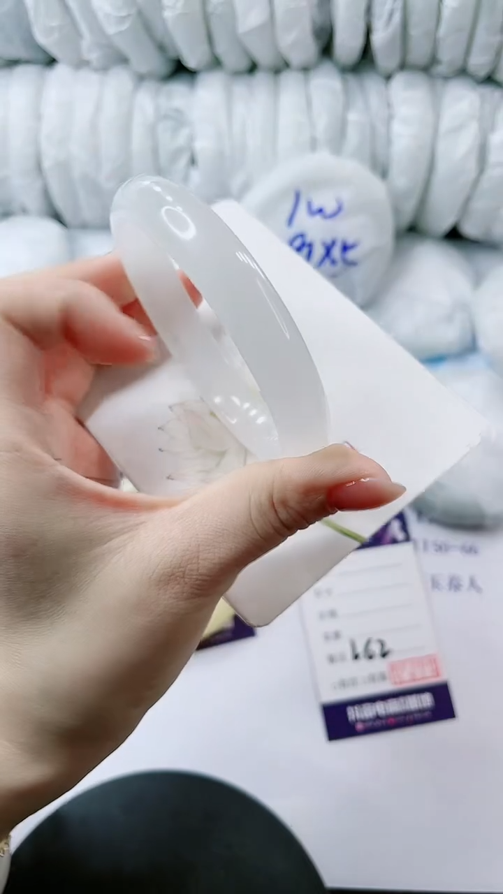 【闪购商品】石英质玉手镯未镶嵌多样性发货L62