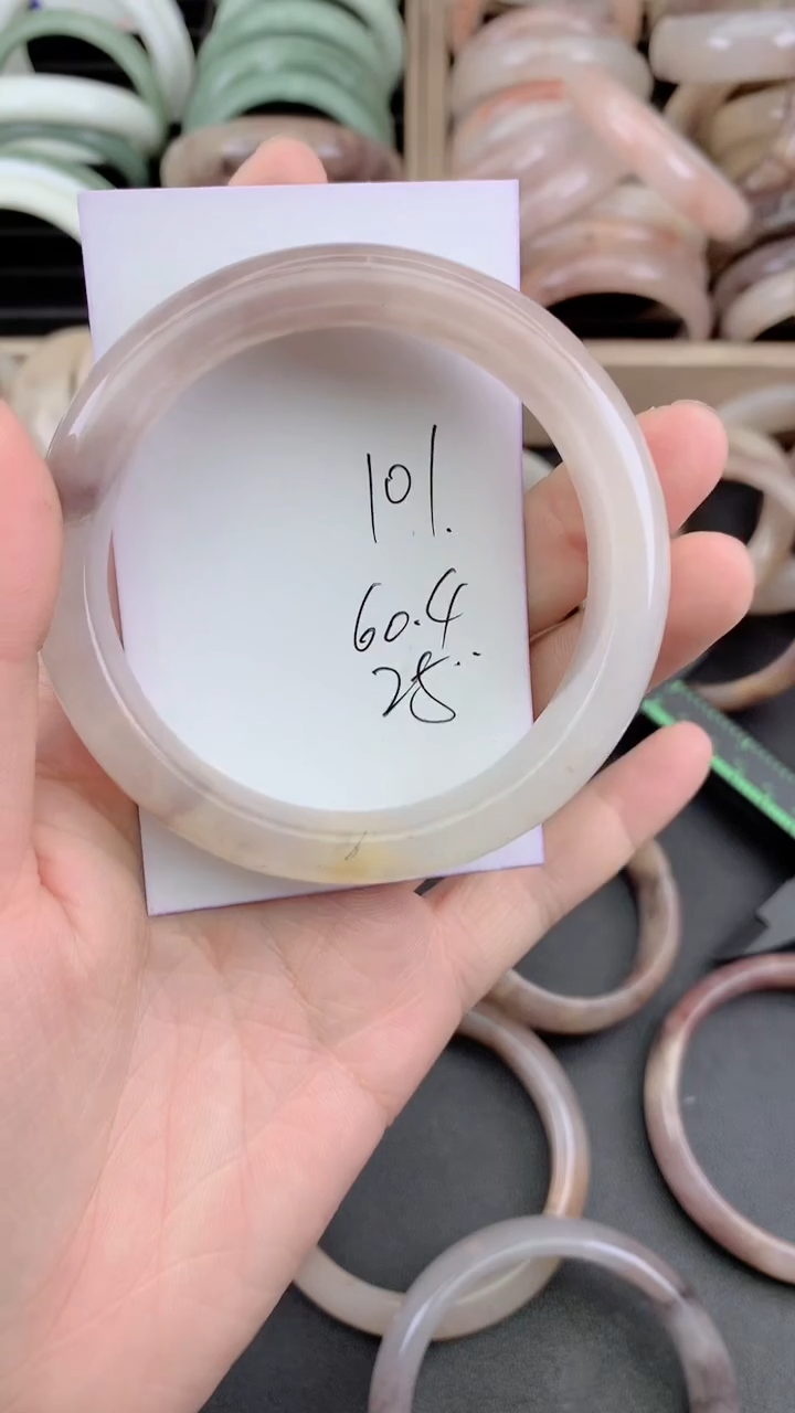 未镶嵌手镯石英质玉101