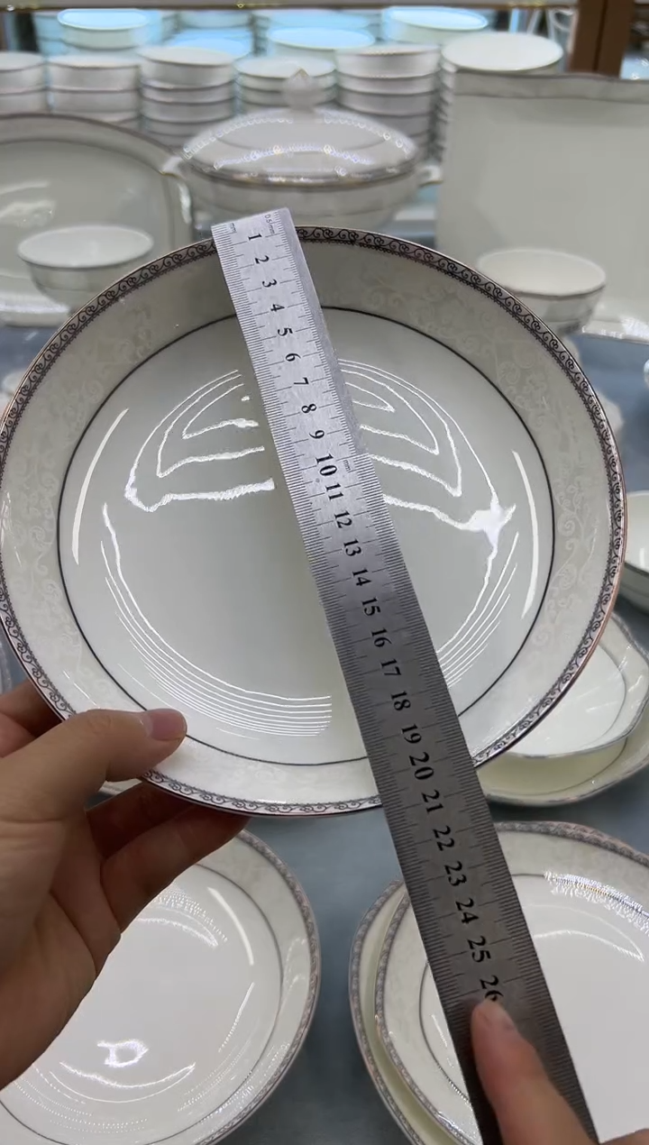 骨瓷玲珑8饭4个  