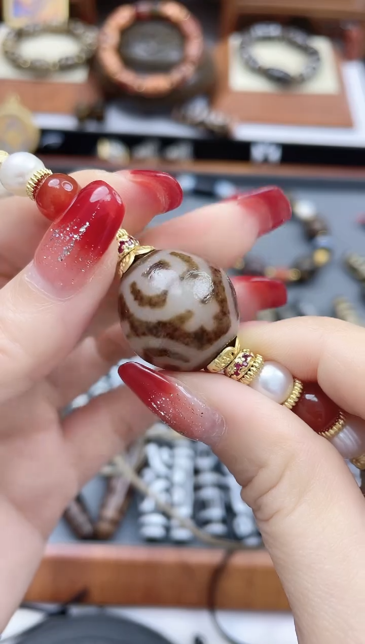 【闪购商品】玛瑙/玉髓珠珠未镶嵌宝瓶达洛项链