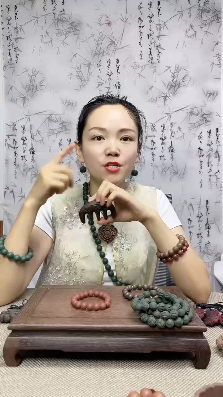 泥塑行 脉 散 大 梳 子