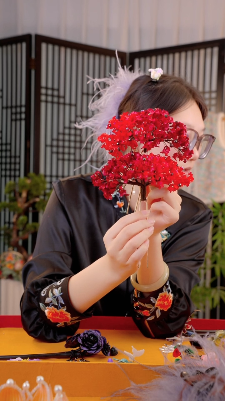 刺绣䊾****️非遗苏绣绒花手工饰品