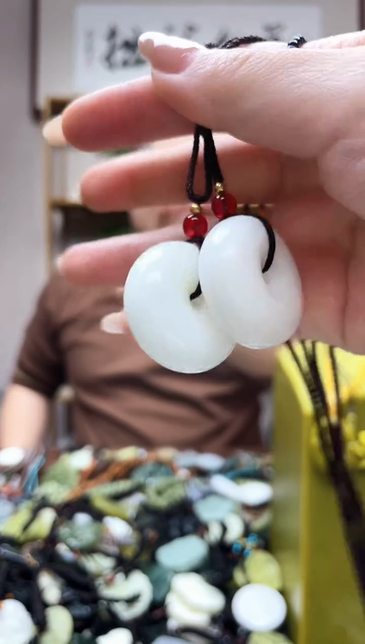 未镶嵌岫玉吊坠`多样性发货拍一发一