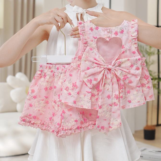 2025夏季新款女童洋气碎花粉色爱心蝴蝶结上衣短裤两件套SA30407