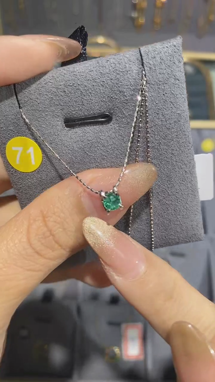 【闪购商品】祖母绿颈饰18K金镶嵌项链