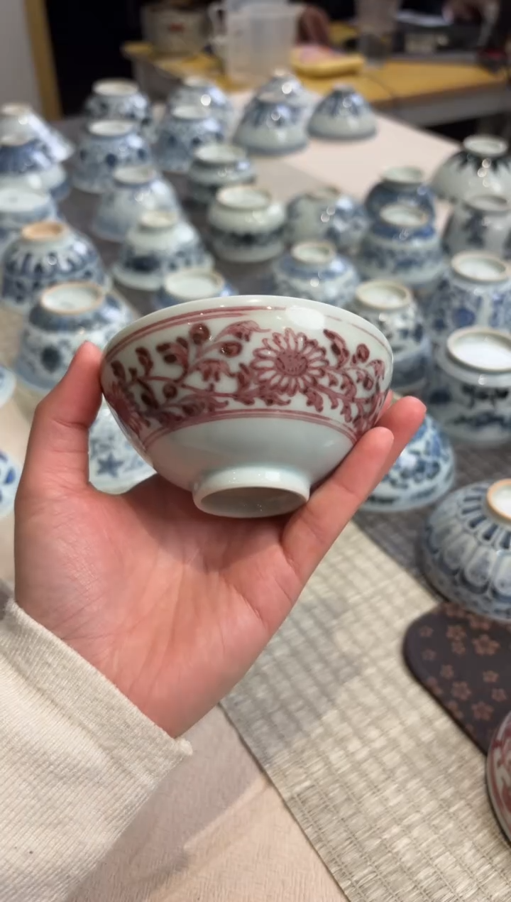 【闪购商品】徐立擎老师釉里红缠枝菊主人杯 完品