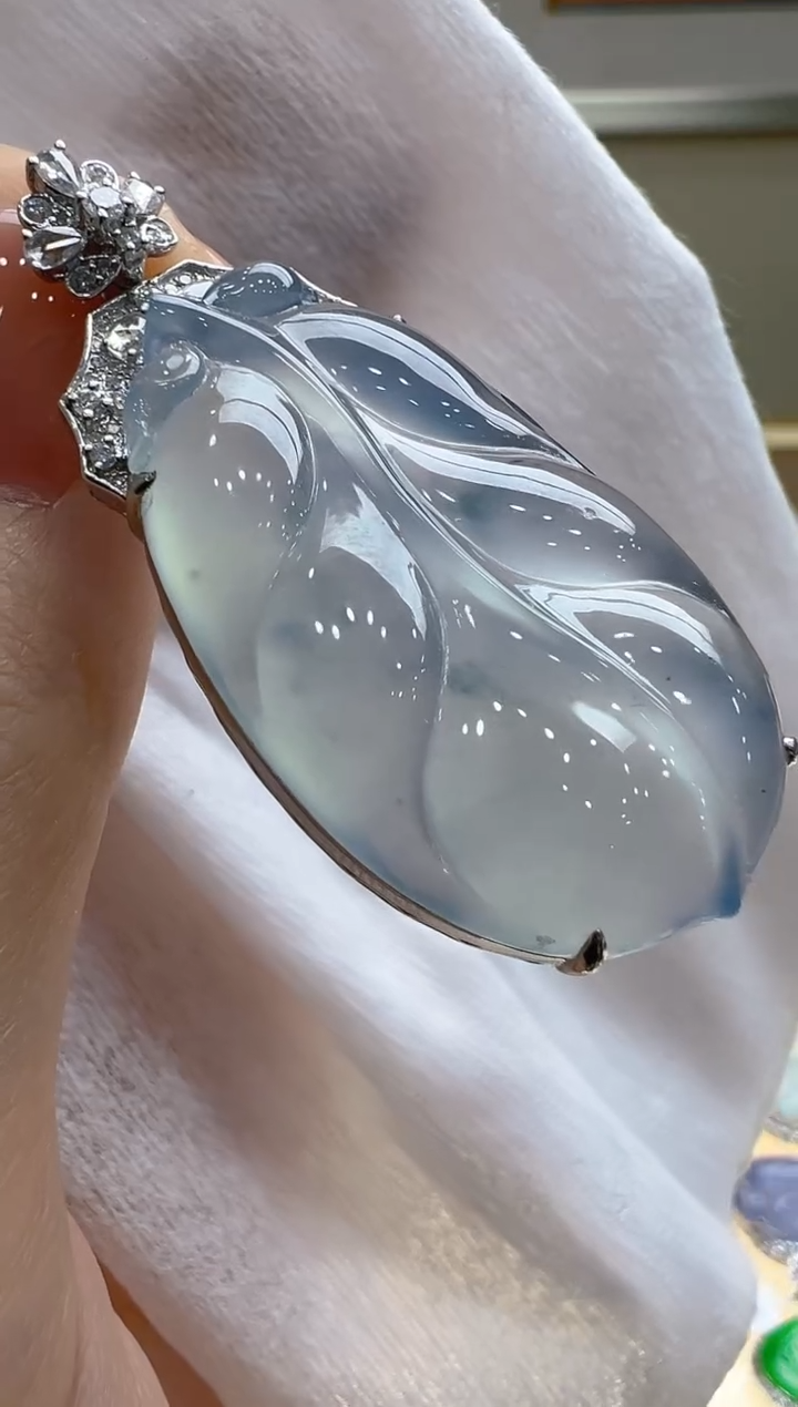 【闪购商品】翡翠吊坠(不含链)18K金镶嵌多样性发货拍一发一