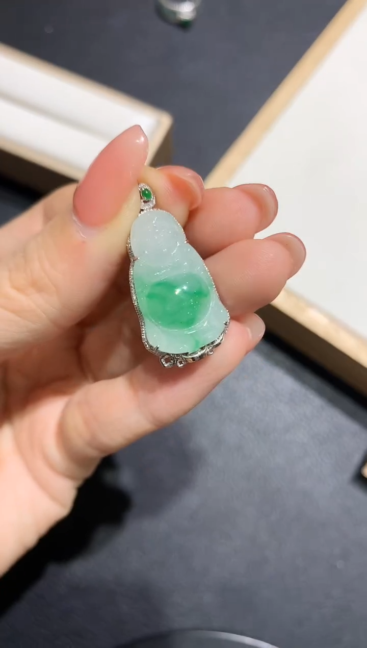 【闪购商品】翡翠吊坠(不含链)18K金镶嵌团购1