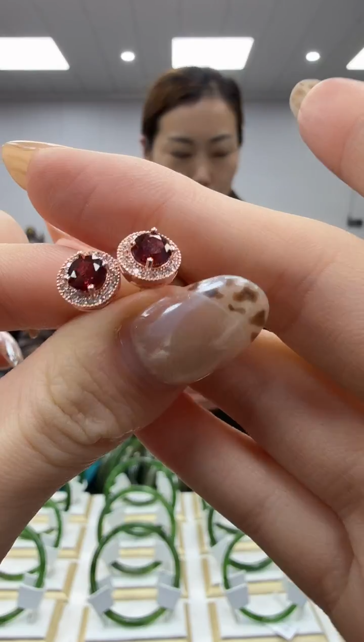 未镶嵌耳饰石榴石多样性发其一ly