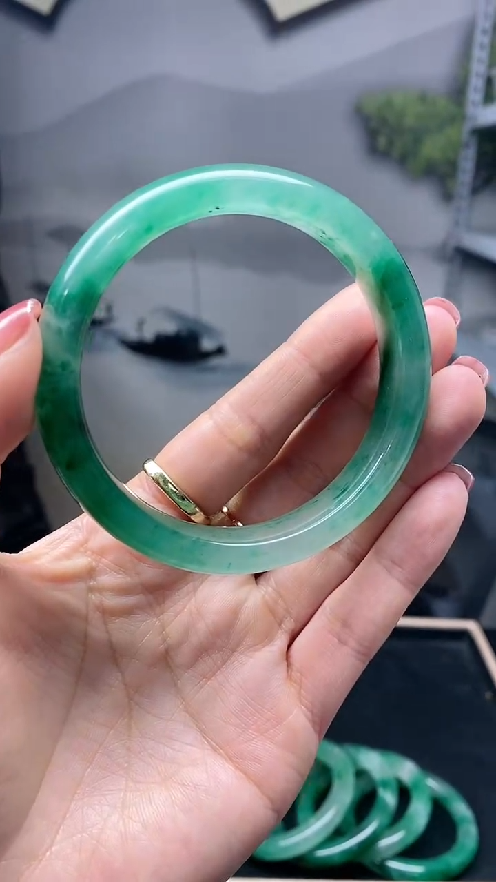 【闪购商品】石英质玉·未镶嵌独龙玉