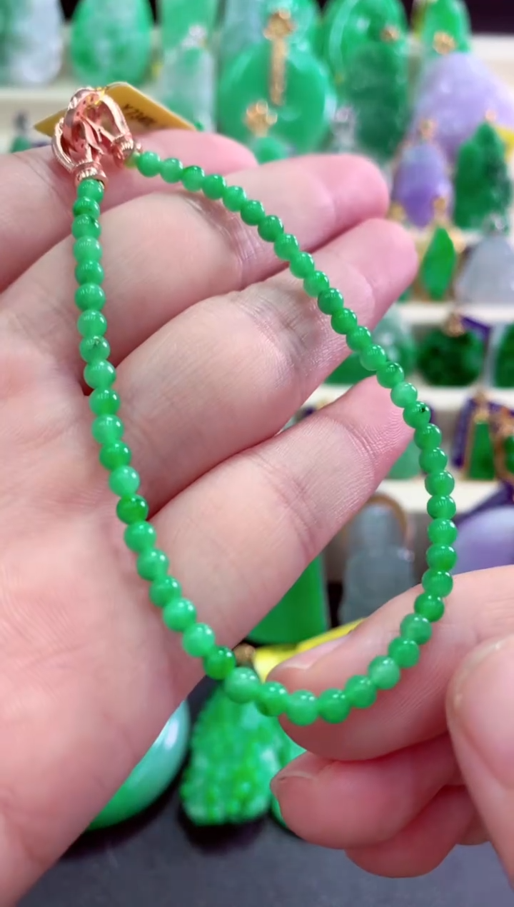 颈饰未镶嵌翡翠挂件